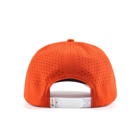 Hoge kwaliteit 6-delige waterdichte golfpetten met op maat bedrukte klep, zachte gouden koperen gesp, 100% polyester dobby dot.