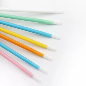 Pincel de Labios Desechable con Cabezal de Nailon Suave, Mini Aplicador de Brillo Labial y Delineador de Labios para Mujeres - Product Image 1