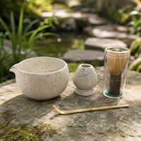 Ensemble de bols à matcha OEM mouchetés avec Chawan en céramique ivoire, bec verseur et support Chasen assorti pour le matcha