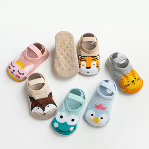 Nouvelles chaussettes pour bébé de 0 à 1 à 3 ans en coton peigné respirant tricoté antidérapant à motif d'animaux de dessin animé - Product Image 3