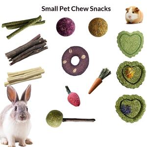 Heno <span class=keywords><strong>de</strong></span> Timothy 100% Natural para Masticar, para Conejos, Hámsters, Chinchillas - Formas Variadas (Zanahoria, Corazón, Bola, Palo) Cuidado Dental - Product Image 2