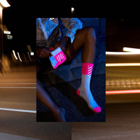 Logo personnalisé Chaussettes de course réfléchissantes Chaussettes de sport de trail running ultra respirantes Hommes Femmes Chaussettes légères de cyclisme et de basket-ball Jeunes