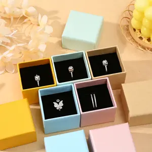 CSMD produttori cinesi Yiwu fornitori di marca personale spugne nere quadrate scatole anello di cartone nero per accessori di gioielli