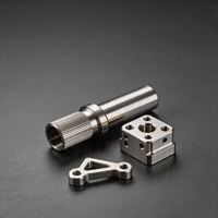 Composant d'arbre d'engrenage hélicoïdal en acier allié durcinié durable, usiné par CNC, avec options en acier inoxydable