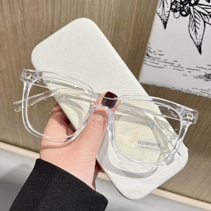 Kính mắt nữ siêu nhẹ viền đen, gọng đen lớn, có chức năng lọc ánh sáng xanh, thời trang, dành cho người cận thị cao - Product Image 4