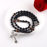 Collier de prière classique religieux en perles de pierre de lave noire de 8 mm avec crucifix de Saint Benoît pour hommes