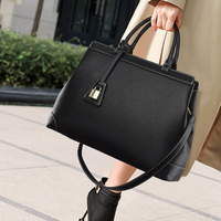 Sac fourre-tout de marque de créateur, élégant et minimaliste, grande capacité, sac à main premium pour les trajets quotidiens avec plusieurs poches pour femmes