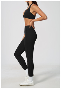 Ensemble sportif décontracté 2 pièces pour femme, col halter, leggings à col en V profond, polyester respirant, rayé, longueur complète, coupe régulière - Product Image 4