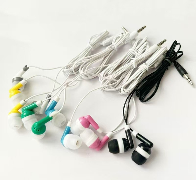Customization Wholesale 0.9m 3.5mm Wired Stereo Earphones IPX-4 Waterproof APT-X Codecs Disposable Gift Cheap Earbuds Students