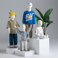 Mannequin réglable en plastique réaliste pour enfants pour organisateur de vêtements Maniquie durable pour enfants