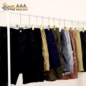 Venta al por mayor de pantalones cortos de carga de los hombres de verano Casual pantalones con múltiples bolsillos con múltiples Baggy Uso al aire libre Ropa usada Pacas - Product Image 1