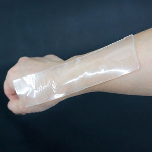 แผ่นแปะรอยแผลเป็นซิลิโคนสำหรับ<span class=keywords><strong>ลบรอย</strong></span><span class=keywords><strong>สัก</strong></span>ลายยืดได้และการรักษารอยแผลเป็นแบบเก่าด้วยโลโก้ที่กำหนดเอง - Product Image 1