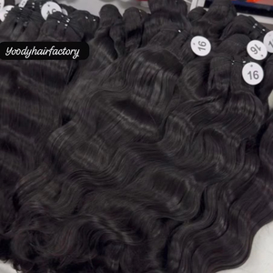 Esempio di capelli umani vergini più venduti, extension di capelli indiani naturali grezzi in trama ondulata - Product Image 3