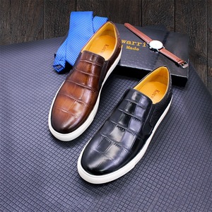 รองเท้าผู้ชายสีดำแบบไม่หุ้มข้อพื้นเรียบรองเท้ากีฬาลำลองรองเท้าบอร์ดรองเท้าลายแฟชั่นแบรนด์แฟชั่นรองเท้าลำลองสำหรับเดิน - Product Image 3