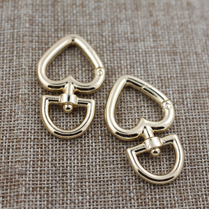 Phụ kiện túi xách dạng móc khóa hình trái tim tùy chỉnh nhà máy, móc khóa xoay, móc khóa móc chìa khóa - Product Image 2