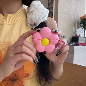 Estuche <span class=keywords><strong>de</strong></span> Silicona 3D para Auriculares con Girasoles Coloridos, Compatible con AirPods <span class=keywords><strong>Pro</strong></span> <span class=keywords><strong>de</strong></span> <span class=keywords><strong>Segunda</strong></span> y Tercera Generación - Product Image 4