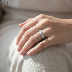 Bague de fiançailles pour femme en or blanc massif 18 carats, sertie de diamants naturels véritables, design ajouré vintage de haute qualité, bijoux fins. - Product Image 6