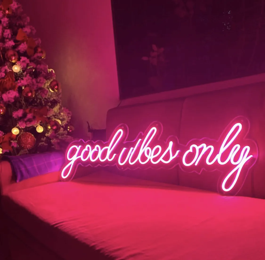 Koncept Drop Shipping 30Inch Tốt Vibes Chỉ Neon Chữ Neon Ánh Sáng Quảng Cáo Tùy Chỉnh LED Neon Dấu Hiệu