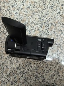Caméscope Sony FDR-AX60 20X <span class=keywords><strong>4K</strong></span> <span class=keywords><strong>Handycam</strong></span> d'occasion pour enregistrements de voyages en famille - Product Image 2