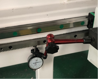 Routeur CNC à commande numérique à changement d'outil automatique linéaire 1325 haute stabilité pour la gravure et la découpe de meubles et d'armoires