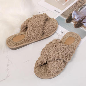 Mode féminine doux intérieur maison moelleux floue peau <span class=keywords><strong>de</strong></span> <span class=keywords><strong>mouton</strong></span> pantoufles vraie <span class=keywords><strong>laine</strong></span> fourrure croix peau <span class=keywords><strong>de</strong></span> <span class=keywords><strong>mouton</strong></span> bout ouvert fourrure diapositives pantoufles - Product Image 4