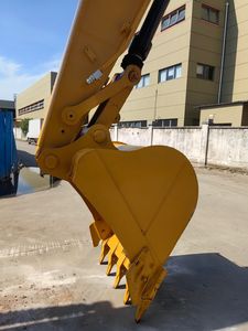 Excavadora CAT 320D2 Usada de 20 Toneladas, Duradera, Bajo Consumo de Combustible, Ideal para Nivelación de Terrenos, Trabajos en Canteras y Grandes Proyectos de Ingeniería Civil - Product Image 6