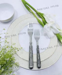 Juego de Cubiertos de Acero Inoxidable con Mango de Peltre Antiguo Disponible en Juegos de 4, 5, 7 y 20 Piezas para Bodas - Product Image 4