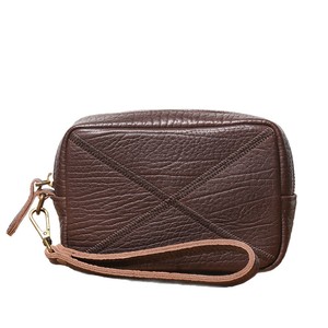 Pochette en cuir grainé noir pour homme avec bracelet de poignet |   Fabrication sur mesure OEM/ODM pour les marques professionnelles et de soirée - Product Image 1