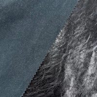 Kreppiges schwarzes wasserbasiertes PU-Leder mit Stretch-Strickrücken für schmale Jacken, 0,65 mm, 138 cm, wasserbasiertes Leder