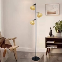 Lampadaire de salon intérieur minimaliste moderne Décoration intérieure en osier avec abat-jour en rotin Lumière LED Base E26/E27