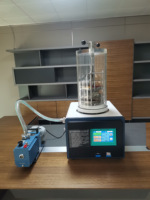 Mini lyophilisateur expérimental multi-collecteurs pour laboratoire, biotechnologie, sciences des matériaux, avec flacon Eggplant