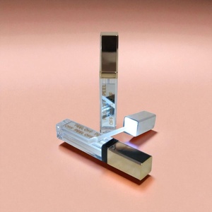 Proveedor de brillo de labios luz LED con espejo 100 - Product Image 5