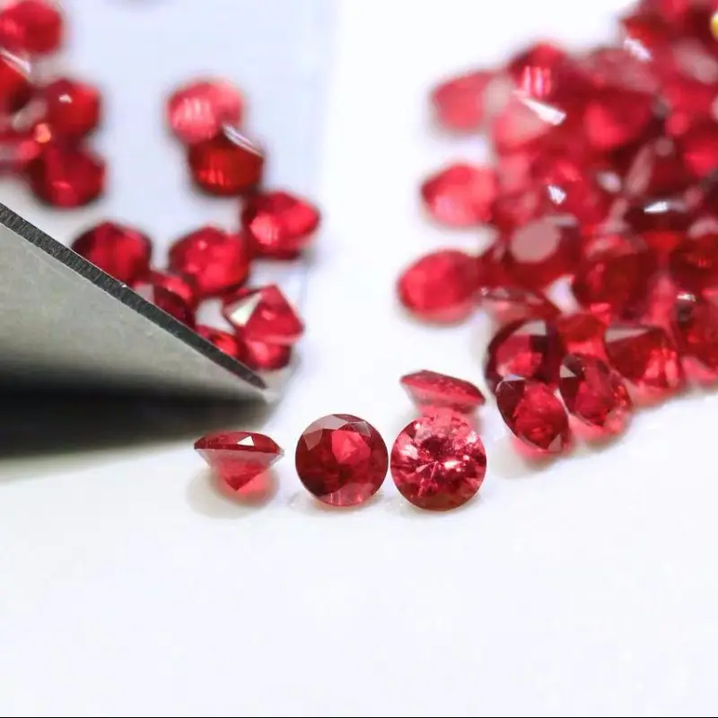 Pequenas partículas naturais tamanho pequeno cor escura diamante rubi natural corte pedra preciosa solta