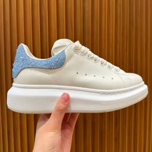 Chaussures de luxe Muqqen : baskets décontractées en cuir avec talon orné de strass, plusieurs options de couleurs pour hommes et femmes - Product Image 5