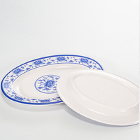 Assiettes bleues et blanches assiette de poisson de dîner de chargeur de salle à manger ovale en mélamine pour restaurant