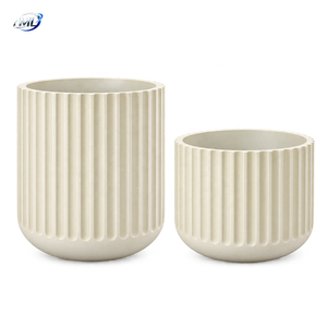 Maceta de Fibra de Vidrio Blanca con Diseño Acanalado, Jarrón Cilíndrico Decorativo para Hogar u Oficina - Product Image 3