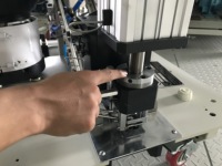 Machine à œillets pour bâche en PE, largement utilisée pour le perçage de films plastiques, la pose de œillets pour auvents et la fabrication de mailles perforées