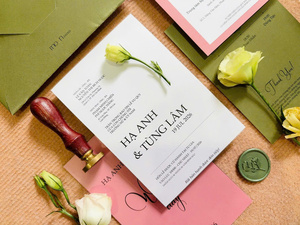 Cartes d'invitation de mariage personnalisées de luxe, design élégant de ville en aquarelle européenne, impression de papeterie de mariage personnalisée - Product Image 3