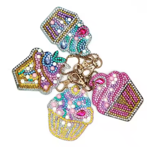 Nhà Máy Bán Hàng Trực Tiếp Sơn Kim Cương Keychain Bốn Mảnh Thiết Lập Cupcake 5D Sơn Kim Cương Keychain Món Quà Sinh Nhật - Product Image 1