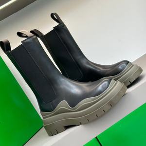 Bottes rehaussantes de haute qualité pour femmes et hommes, imperméables, de luxe, faites à la main, classiques, pour l'hiver - Product Image 1