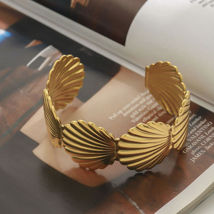 <b>Shell</b> Cuff <b>Bracelet</b> Zinc Alloy Gold Tone Unisex Fashion Jewelry - Product Image 2