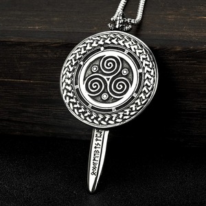 Yunnique – collier en acier inoxydable avec pendentif bouclier et épée viking, bijoux vintage pour hommes, cadeau pour assortir aux vêtements - Product Image 2