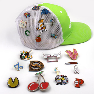 Regalos promocionales, alfileres de esmalte Duro y suave, broches pintados de Metal LGBT Rainbow Pride, corazón creativo para bolsas de ropa, insignias - Product Image 2