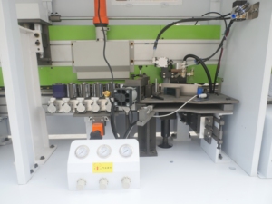 JUNDE JD-LK866 Cabinet Door Making Wood Aluminum Honeycomb Panel Six-Axis 9-Axis CNC Milling <b>Drilling</b> Chamfering Machine 380V - Product Image 6