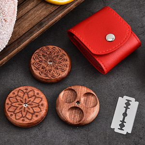 Outils de levage pour paniers à pain, couteaux à rainurer pour pâte à sourde, <span class=keywords><strong>lame</strong></span> à pain en bois UFO avec 5 lames et sac de rangement rouge - Product Image 3