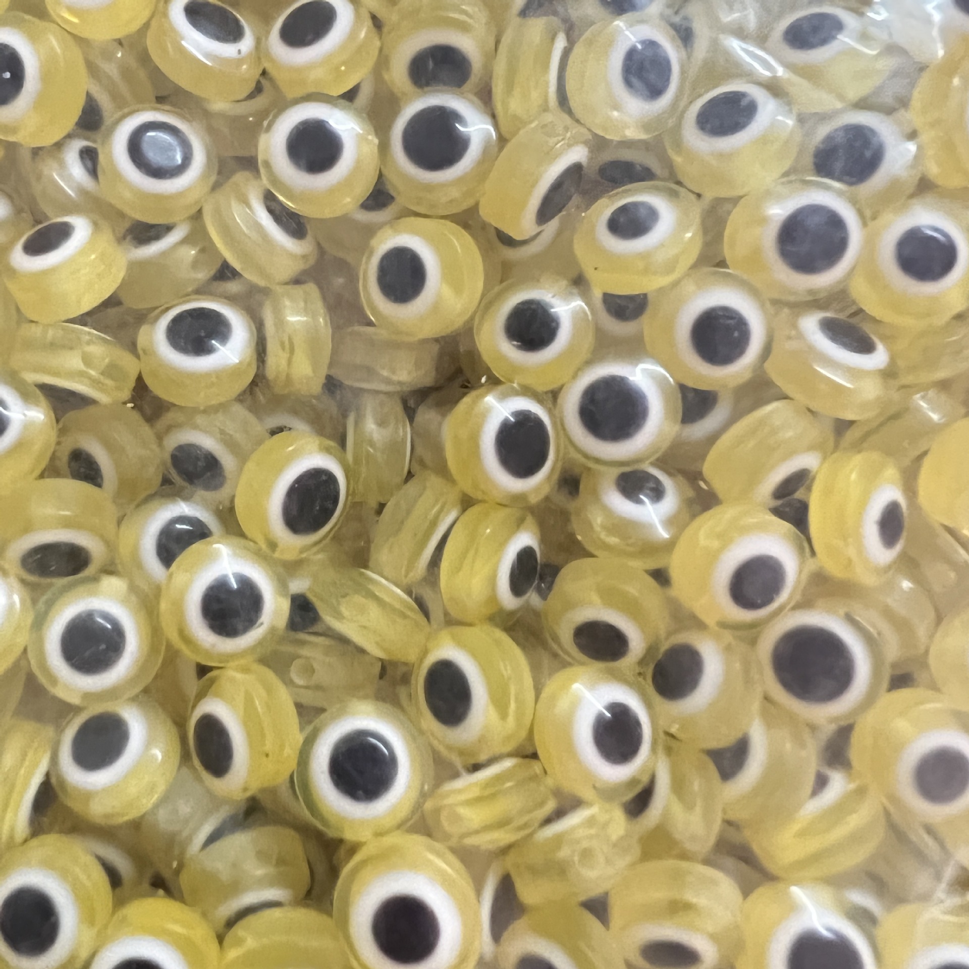 Light yellow flat beads, 8mm