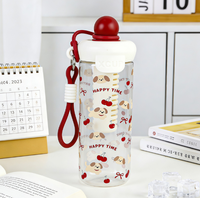 Mug isotherme en plastique tendance pour l'été, avec infuseur à thé, grande capacité, anti-fuite, paille intégrée, portable et élégant pour étudiants