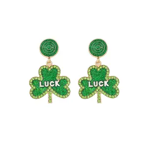Pendientes de diamantes de imitación del Día de San Patricio, joyería de Carnaval para mujer, pendientes de esmalte con colgante de la suerte de trébol irlandés con letras verdes