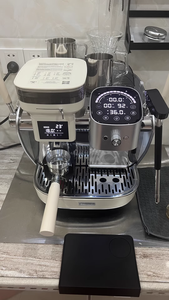 Machine à expresso semi-automatique, 15 bars pour un café riche et mousseur à lait pour cappuccino, idéale pour un usage domestique/hôtelier - Product Image 5