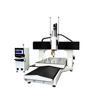 Centre d'usinage CNC automatique 5 axes Syntec PLC pour la construction de bateaux en bois, moteur à broche unique, table mobile multifonctionnelle